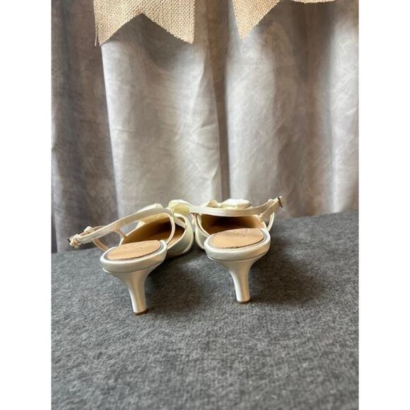 Jewel Badgley Mischka Shoshana Pointed Toe Sling Back Ivory Shoes Sz 8 - Picture 6 of 9